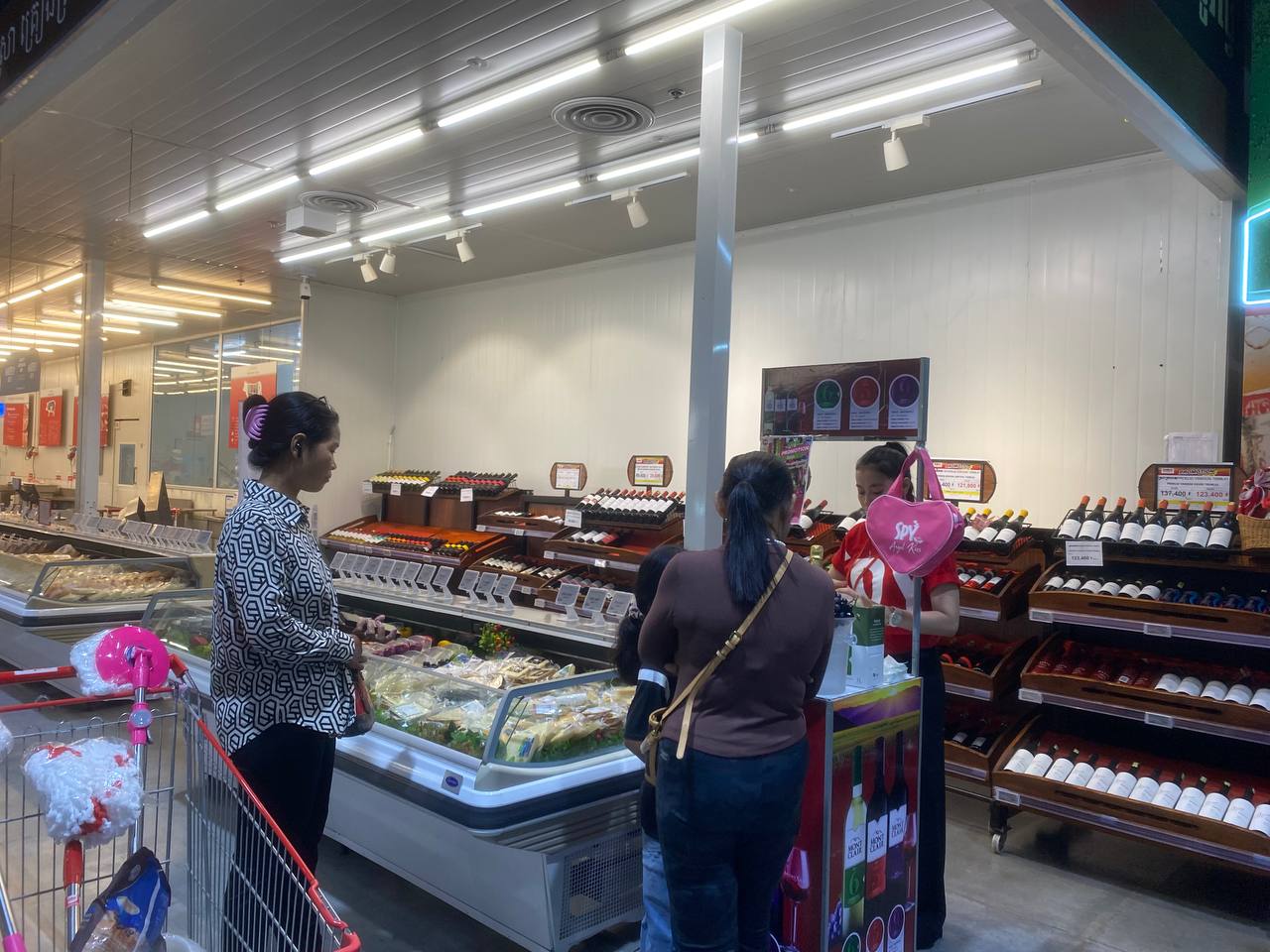 Experience SPY Sparkle: LIVE Testing at Makro on December 23 - Image 24